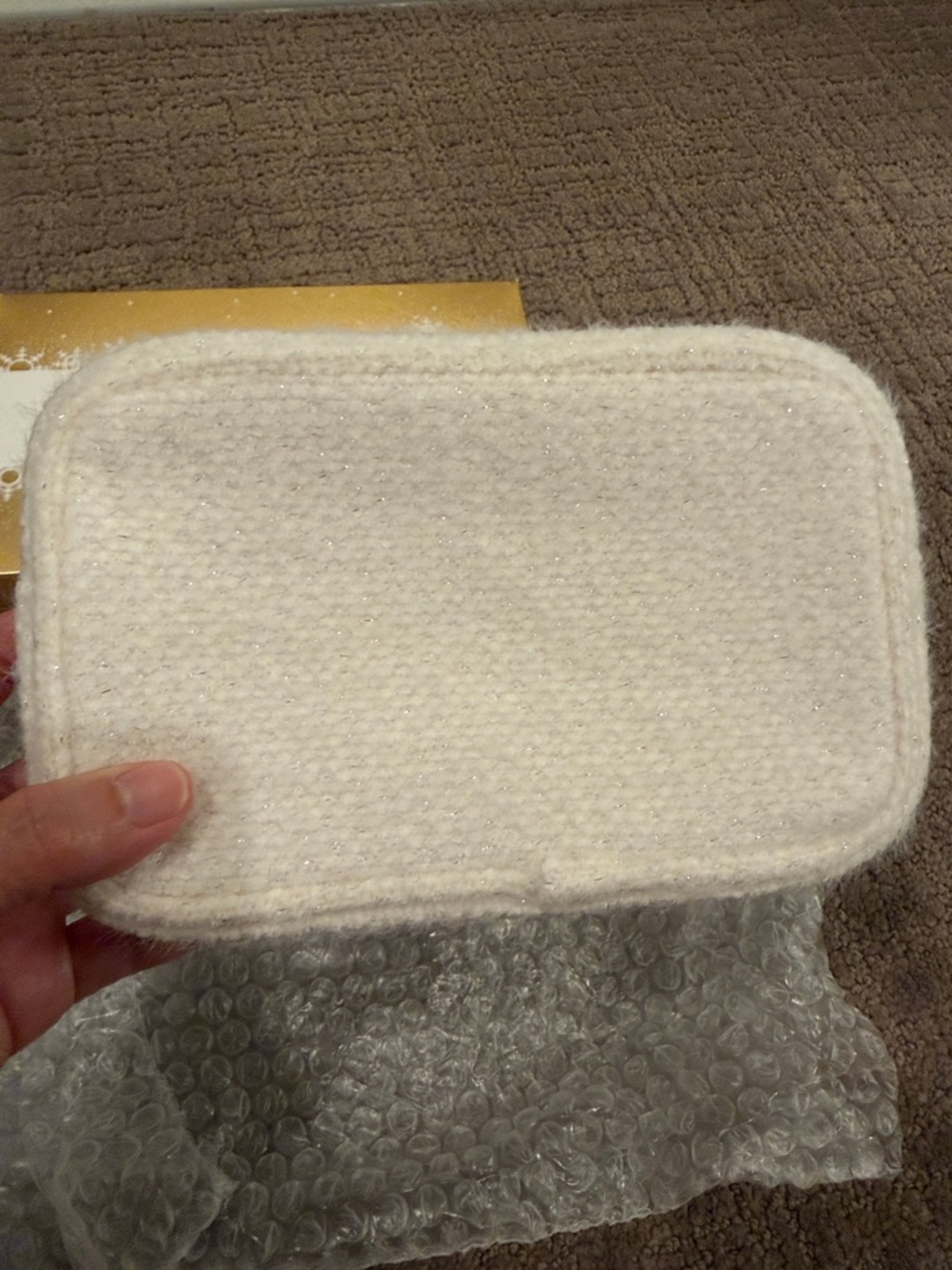 CHANEL cosmetic pouch . White Sparkle Beauté Zip Pouch with Gold Logo - Picture 3 of 5